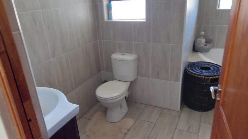 To Let 4 Bedroom Property for Rent in Ladybrand Free State
